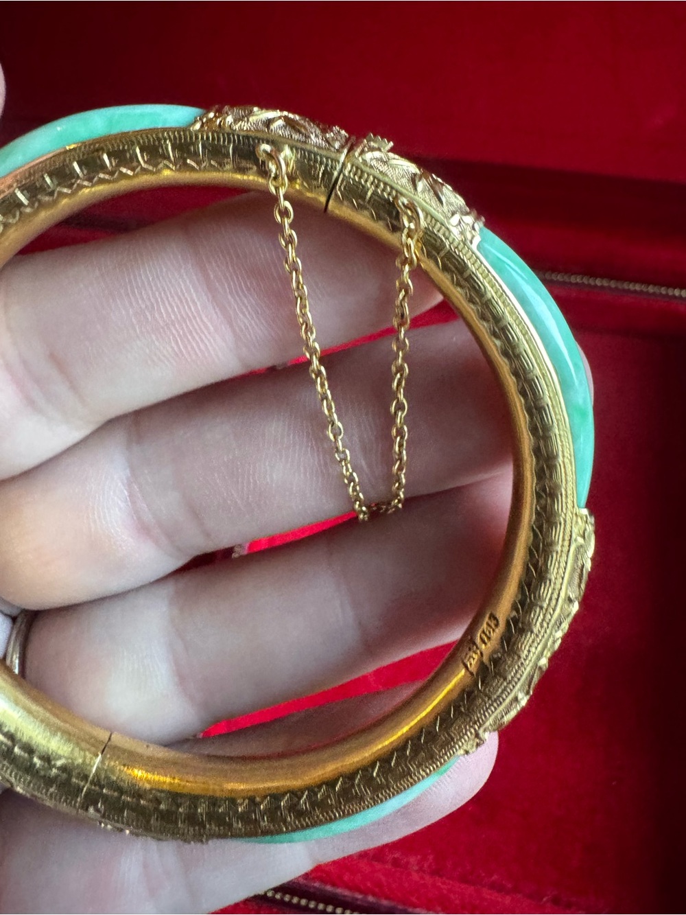 Stunning 18K solid yellow gold and jade bangle bracelet - Picture 5 of 15